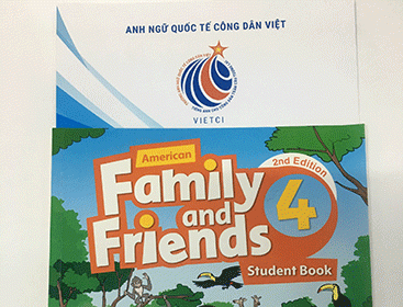 Anh Văn Thiếu Nhi LEVEL 4 PRIMARY với giáo trình:  Family and Friends 4 và Smart Start 4 tại  VIETCI